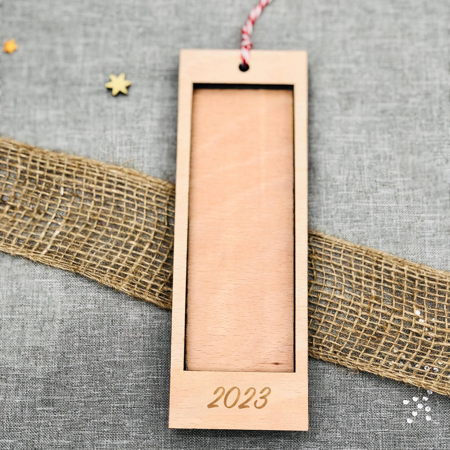 Weihnachtsbaum Fotoanhänger - Rahmen Fotostreifen - nachhaltige Christbaumkugel Holz für Fotos - Weihnachtsschmuck personalisiert