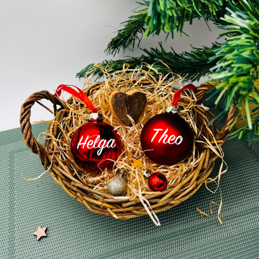 Personalisierte Weihnachtskugel Glas 6cm - Christbaumkugel mit Name / Motiv - Weihnachtsdeko Glaskugel - Geschenk Familie Weihnachten - rote Kugeln