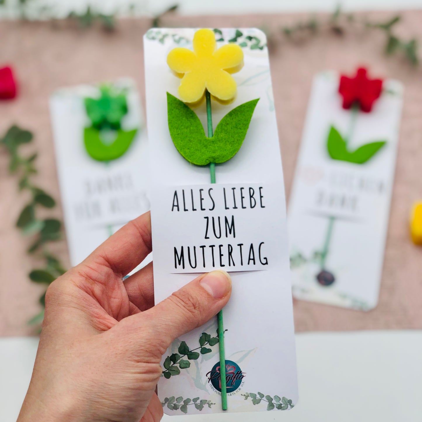 Blumenseife Margerite - kleines Geschenk zum Danke sagen - Geburtstagsgeschenk - Muttertagsgeschenk - Seife am Stab mit Karte personalisiert