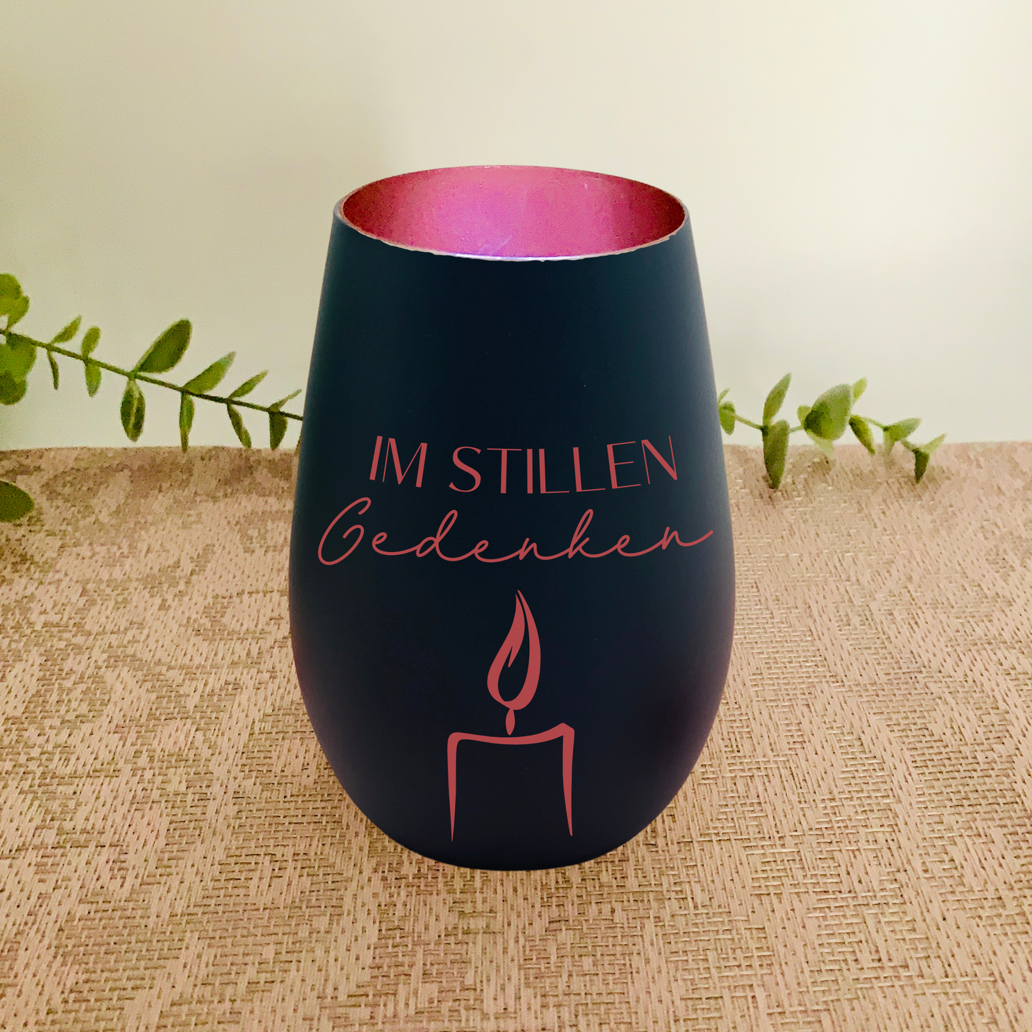 Windlicht mit Gravur - Trauerlicht als Andenken - Im stillen Gedenken - Windlicht zur Erinnerung - personalisiert - Glas schwarz/Kupfer