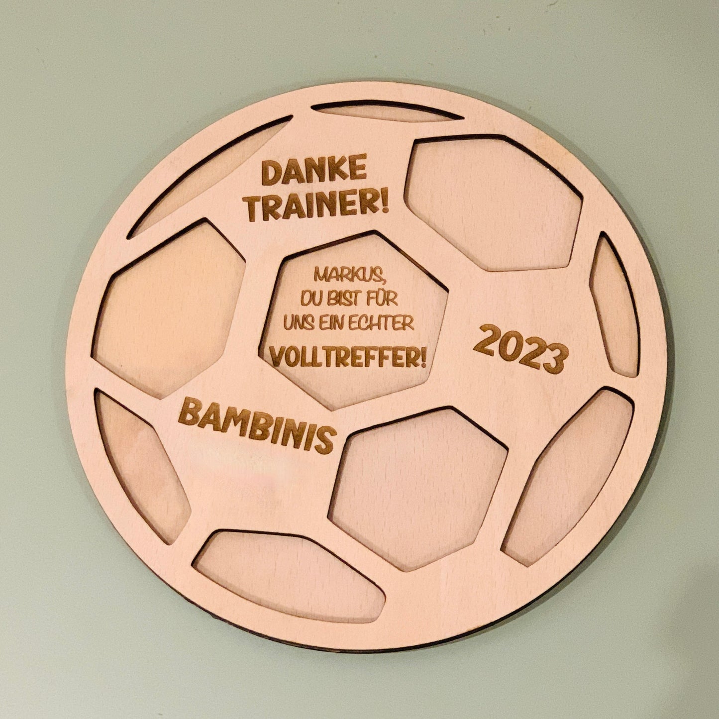 Holzschild Fussball - Trainer Geschenk - Fussball Verein Geschenk - Coach Fußball Abschied - Geschenk Aufstieg personalisiert