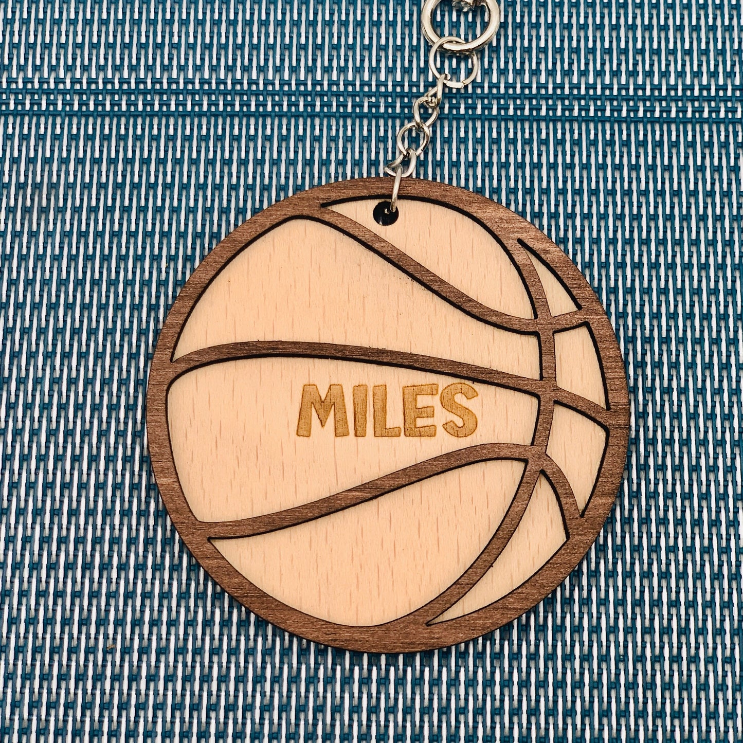 Schlüsselanhänger Basketball Fußball Tennis - Holz Anhänger Sporttasche - Geschenk Trainer Sportfan - Ball Trikot Anhänger - personalisiert