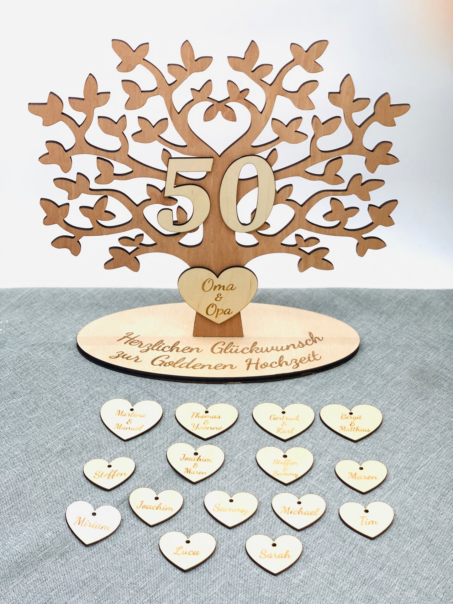 Herzanhänger aus Holz für Familienstammbaum nachbestellen - Namensschild Herz Holz - Anhänger für Gästebuch Baum in Herzform