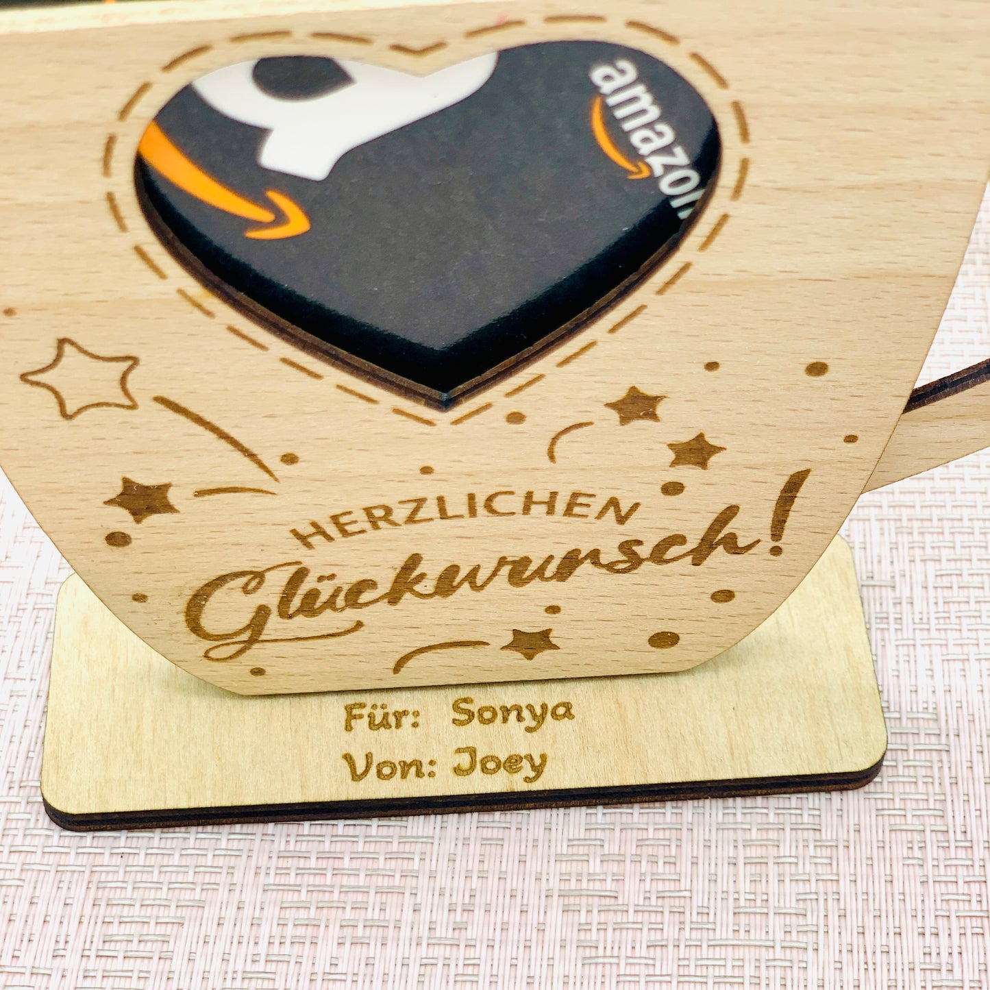 Geschenkgutschein Halter Tasse Geburtstag - Geburtstagsgeschenk Holz - Gutscheinhalter - Geschenkkarte - Gutschein Halter - Wunscherfüller