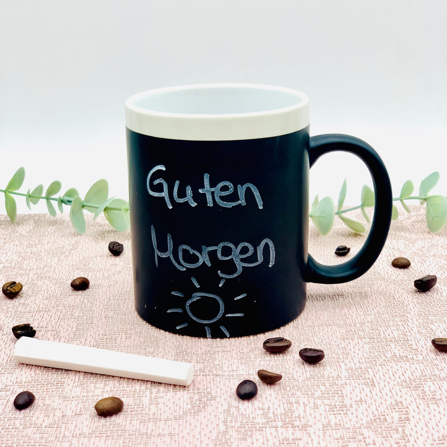 Tasse schwarz/weiß mit Tafelfarbe - DIY beschreibbare Tasse mit Kreide - Geschenk Geburtstag Freundin, Freund - Tasse mit Botschaft beschreibbar