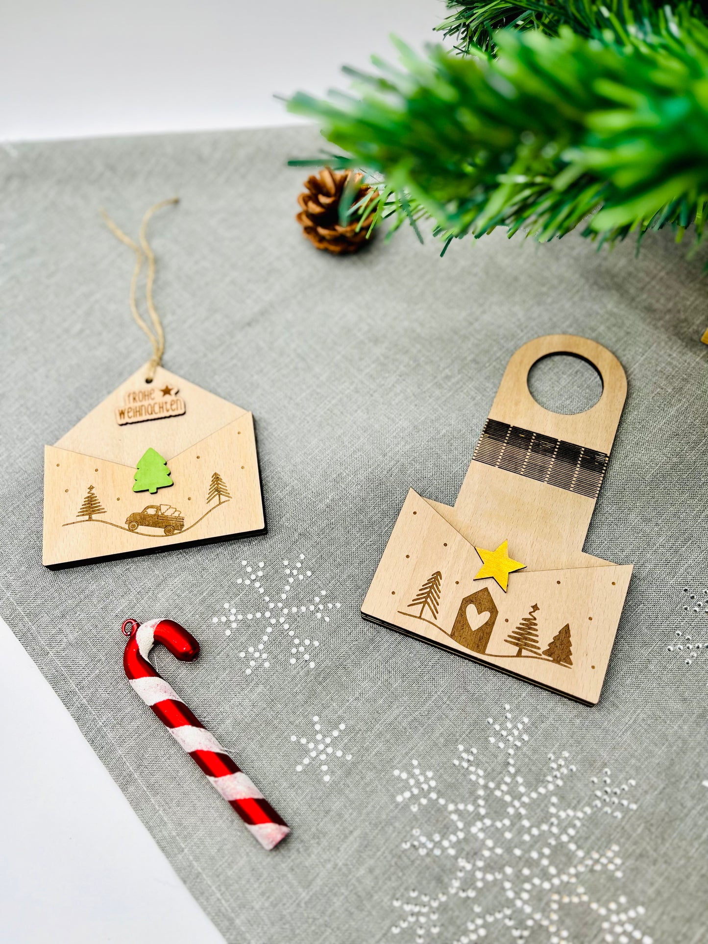 Geldgeschenk Weihnachten - Briefumschlag Geschenkanhänger aus Holz - nachhaltige Geschenkidee für Geld - Geschenkkarte