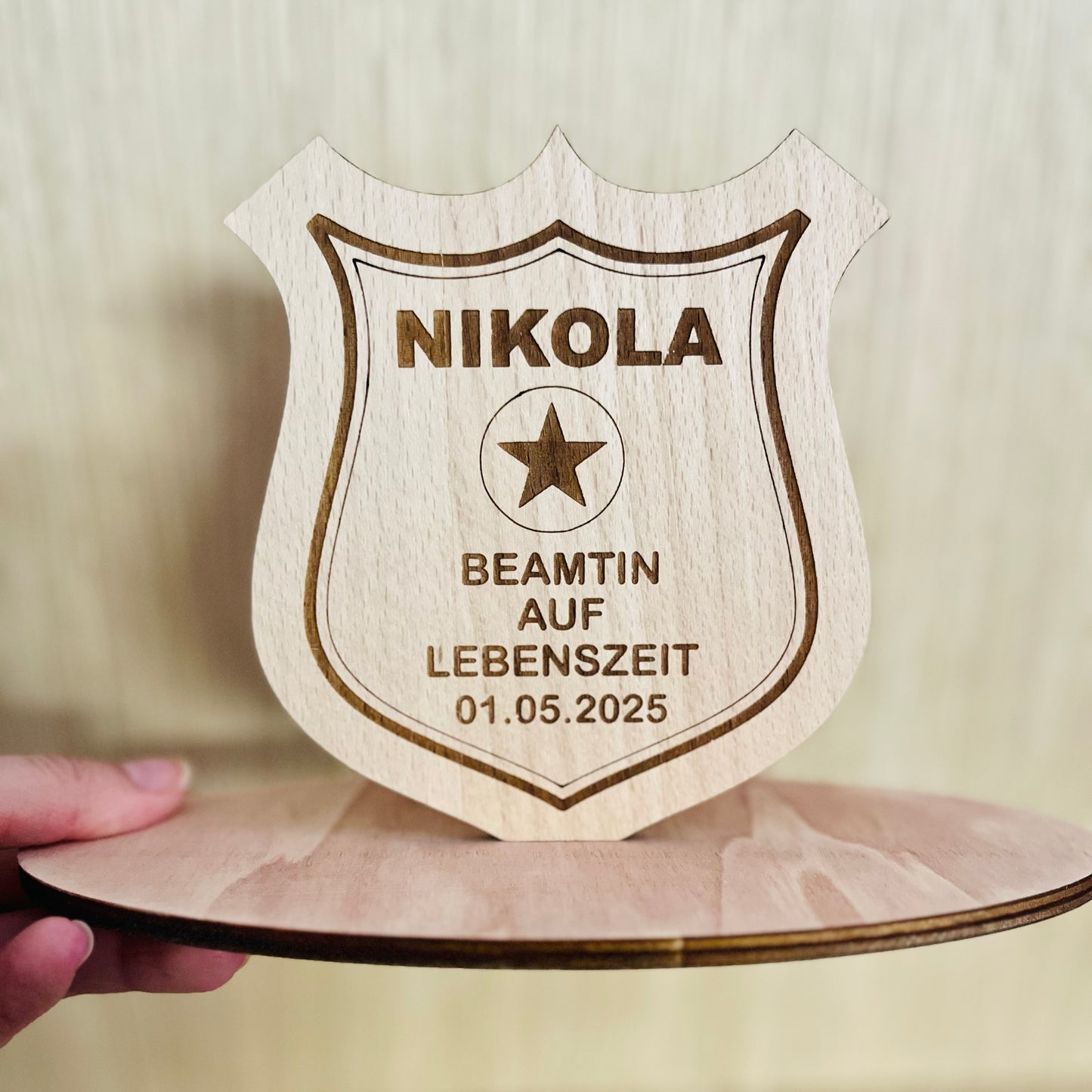 Holzaufsteller Beamte/Beamtin auf Lebenszeit - Geschenk Verbeamtung - Polizei Wappen Aufsteller - Jubiläum - Ehrung - personalisiert