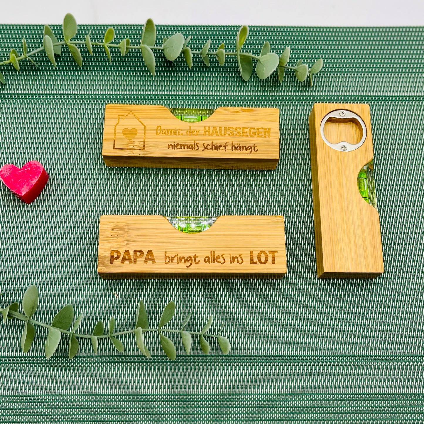 Mini Wasserwaage aus Holz mit Flaschenöffner – personalisiert | Geschenk für Papa & Opa | Vatertag, Männergeschenk
