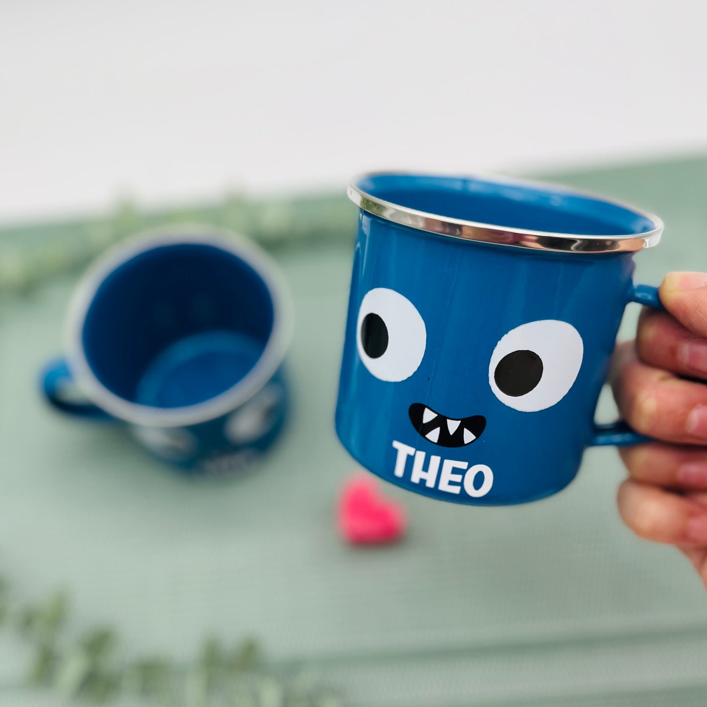 Personalisierte Monster Emaille Tasse | Kinder Tasse mit Namen | Camping Tasse | Geschenkidee für Kinder - Tasse Schulanfang - Sass&Belle