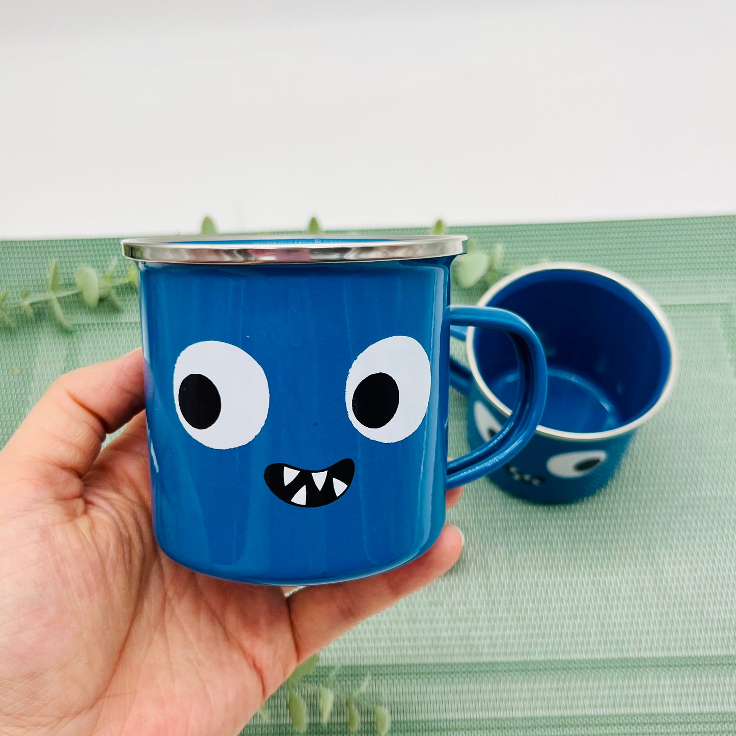 Personalisierte Monster Emaille Tasse | Kinder Tasse mit Namen | Camping Tasse | Geschenkidee für Kinder - Tasse Schulanfang - Sass&Belle