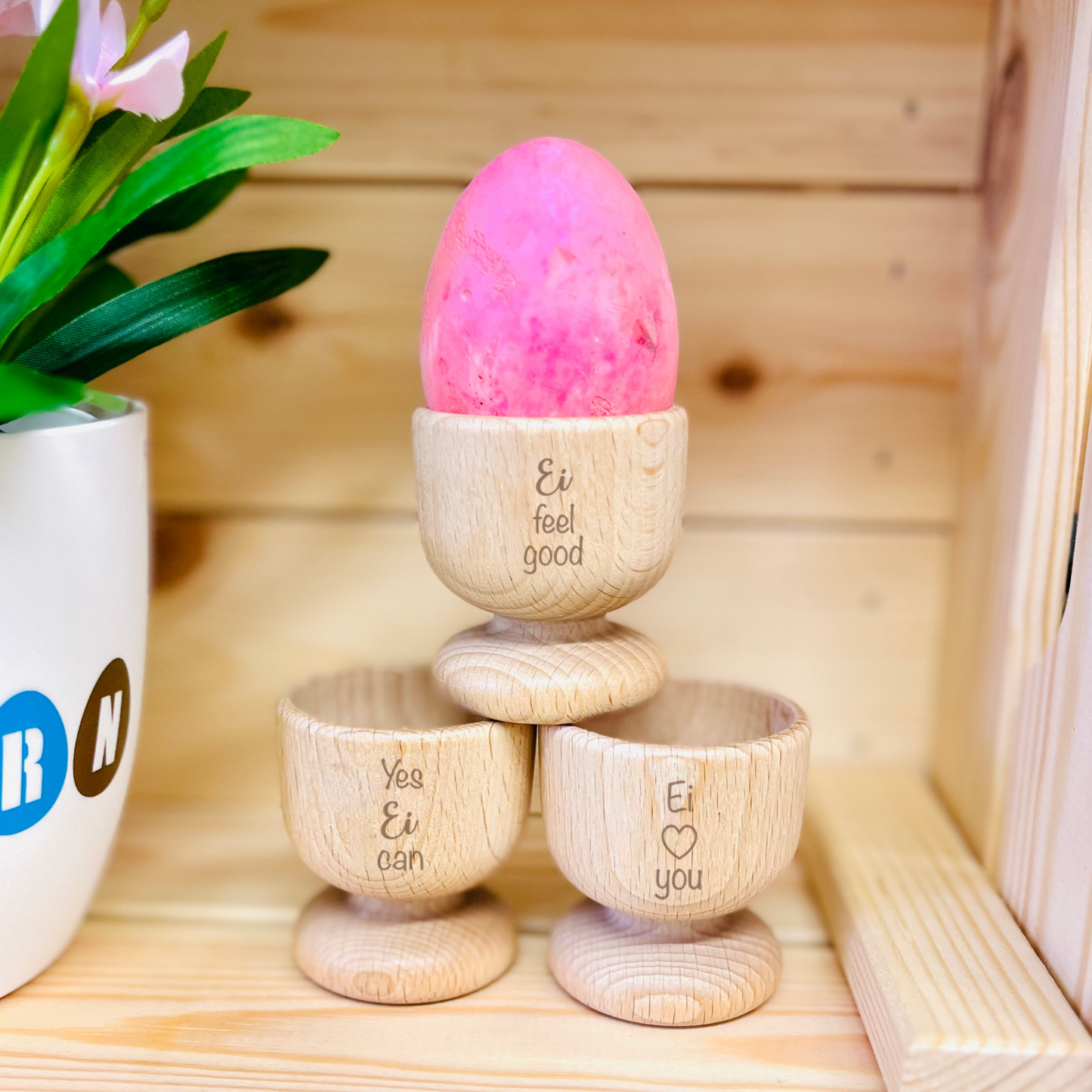 Eierbecher aus Holz graviert als Ostergeschenk - Osterdeko - Eierbecher mit Namen - Geschenk Ostern Frühstücksei - Osterei