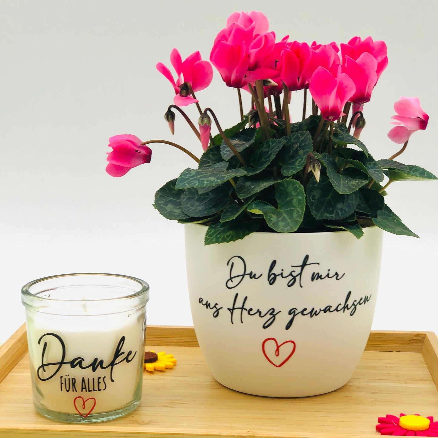 Blumentopf weiß oder schwarz "Du bist mir ans Herz gewachsen" - Abschiedsgeschenk Lehrer/in oder Erzieher/in - Kitaabschied - personalisiert
