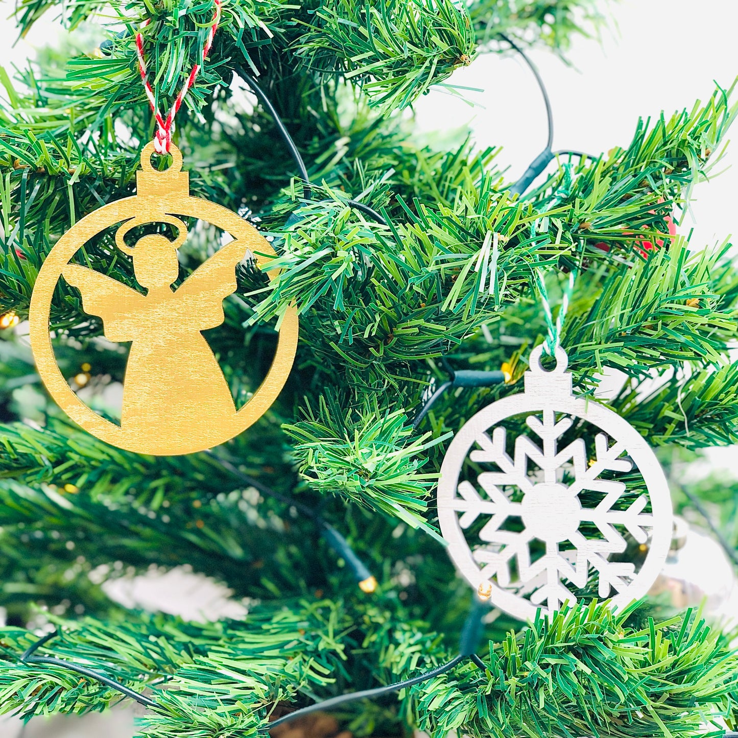 Holzornament Weihnachten Engel und Schneeflocke