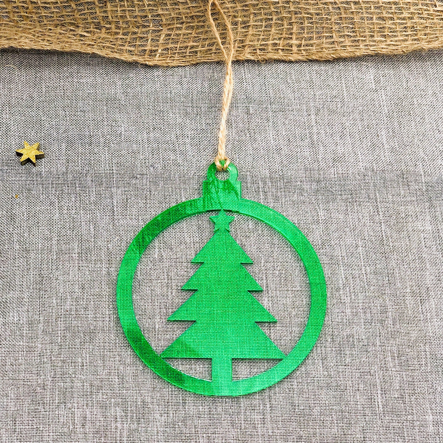 Weihnachtsornament aus Acryl - Tannenbaum Grรผn