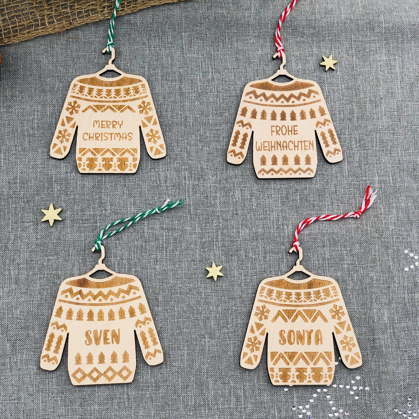 Weihnachtspullover Holz personalisiert - Ugly Sweater Ornament - Holzornament Weihnachten - Weihnachtsbaumschmuck Holz