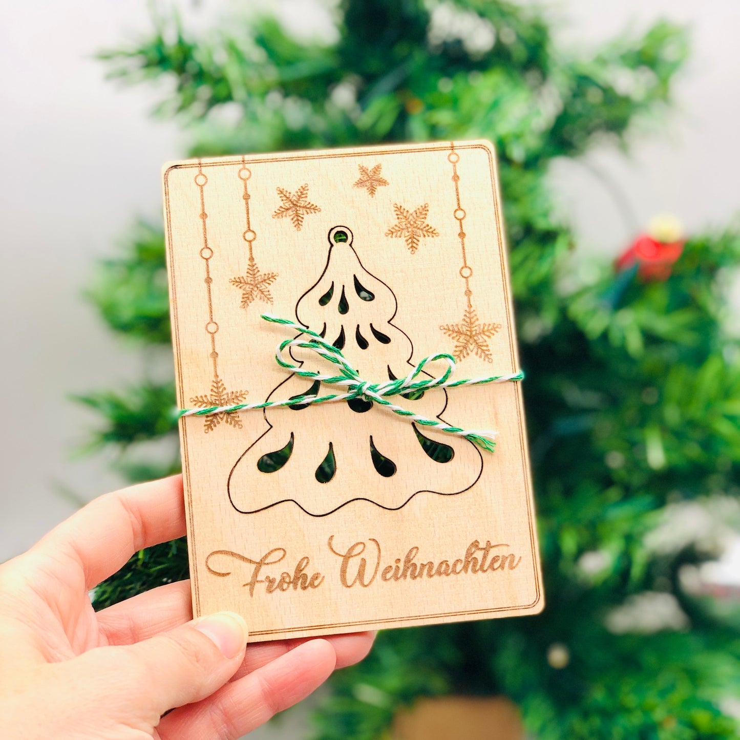 Grußkarte Weihnachten mit Ornament aus Holz - kleines Weihnachtsgeschenk - Weihnachtspost Grußkarte - Weihnachtsgrüße Holz - personalisiert