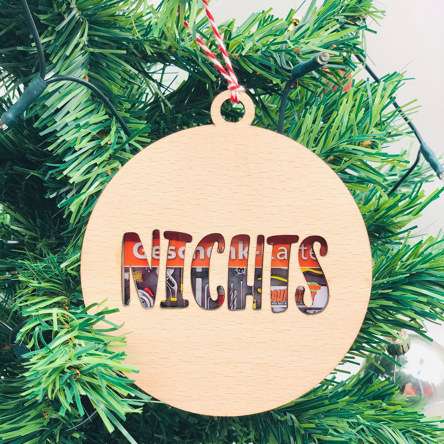 Weihnachtsgeschenk Nichts - 4 Designs - nachhaltige Christbaumkugel aus Holz für Geld oder Geschenkkarte - Nichts Geldgeschenk Weihnachten