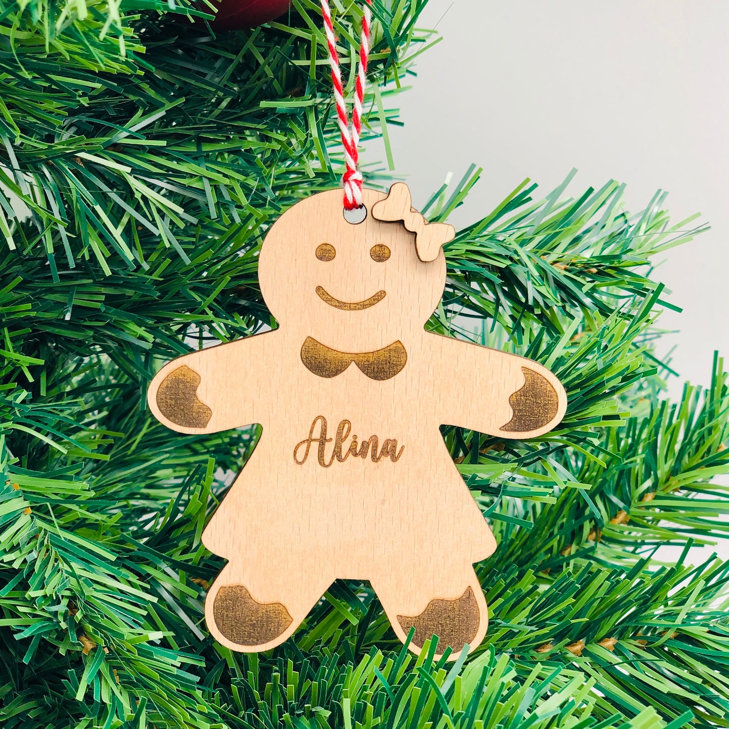 Holzornament Lebkuchenfrau mit Kindernamen
