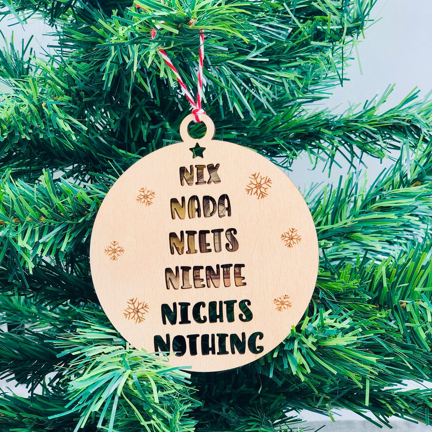 Weihnachtsgeschenk Nichts - 4 Designs - nachhaltige Christbaumkugel aus Holz für Geld oder Geschenkkarte - Nichts Geldgeschenk Weihnachten