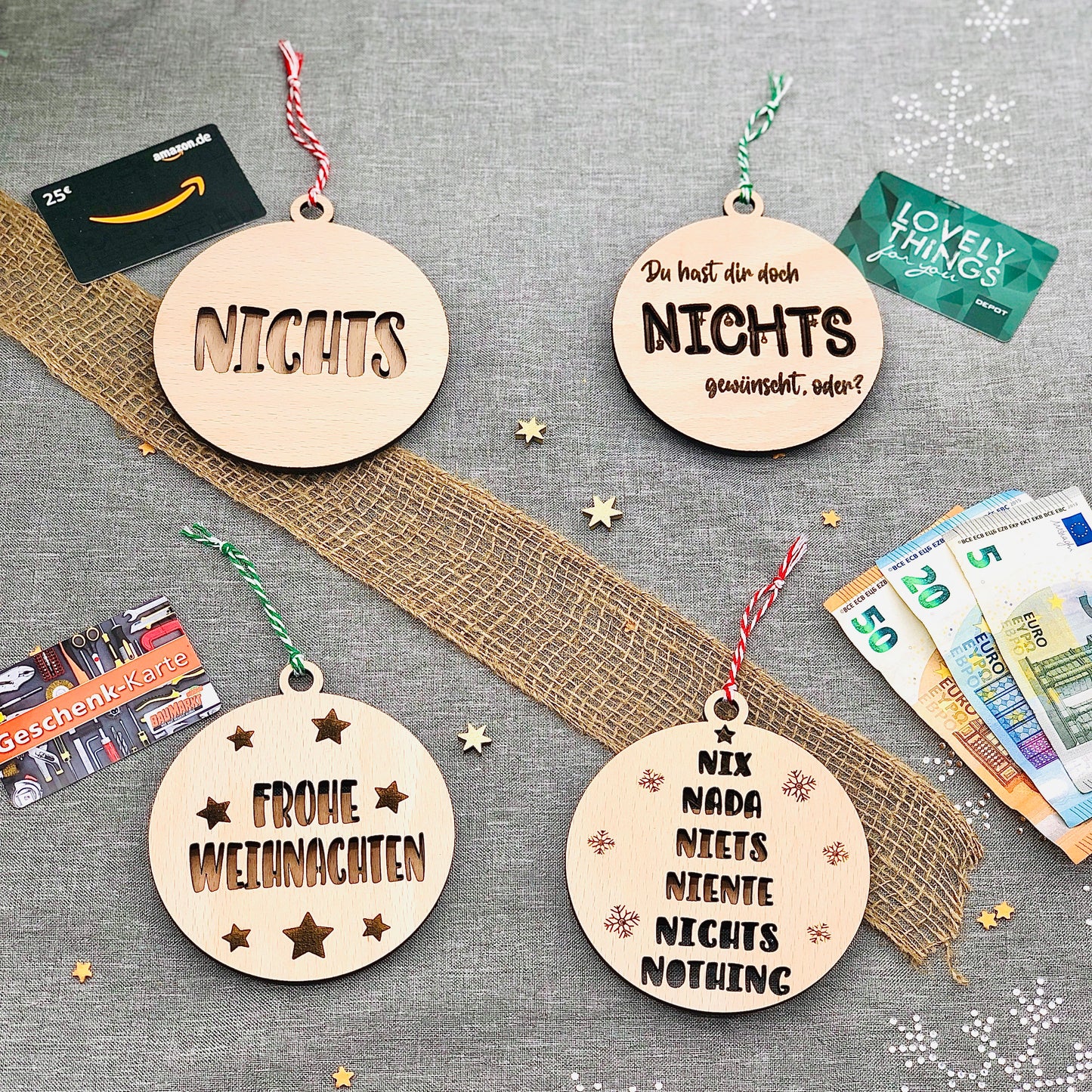 Weihnachtsgeschenk Nichts - 4 Designs - nachhaltige Christbaumkugel aus Holz für Geld oder Geschenkkarte - Nichts Geldgeschenk Weihnachten