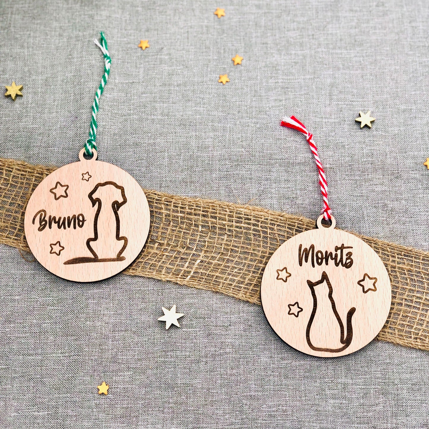 Weihnachtsornament Haustier mit Namen in Holz