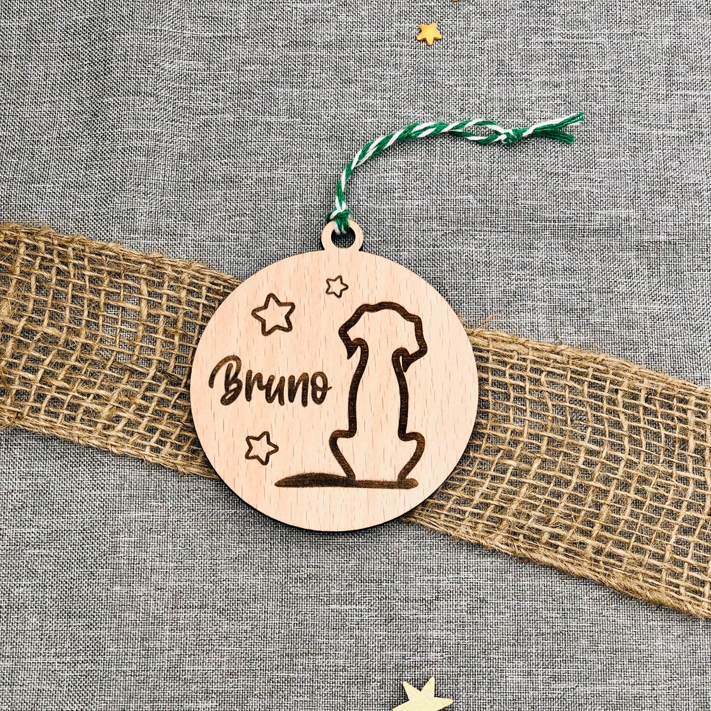 Weihnachtsornament Hund mit Namen in Holz