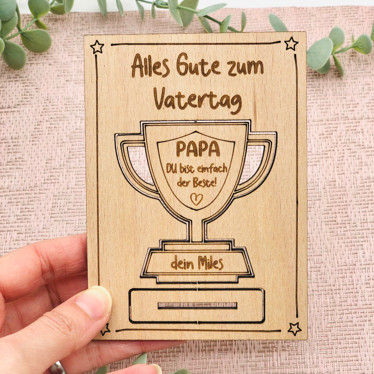 Geschenk zum Vatertag - Grußkarte aus Holz mit 3D Pokal