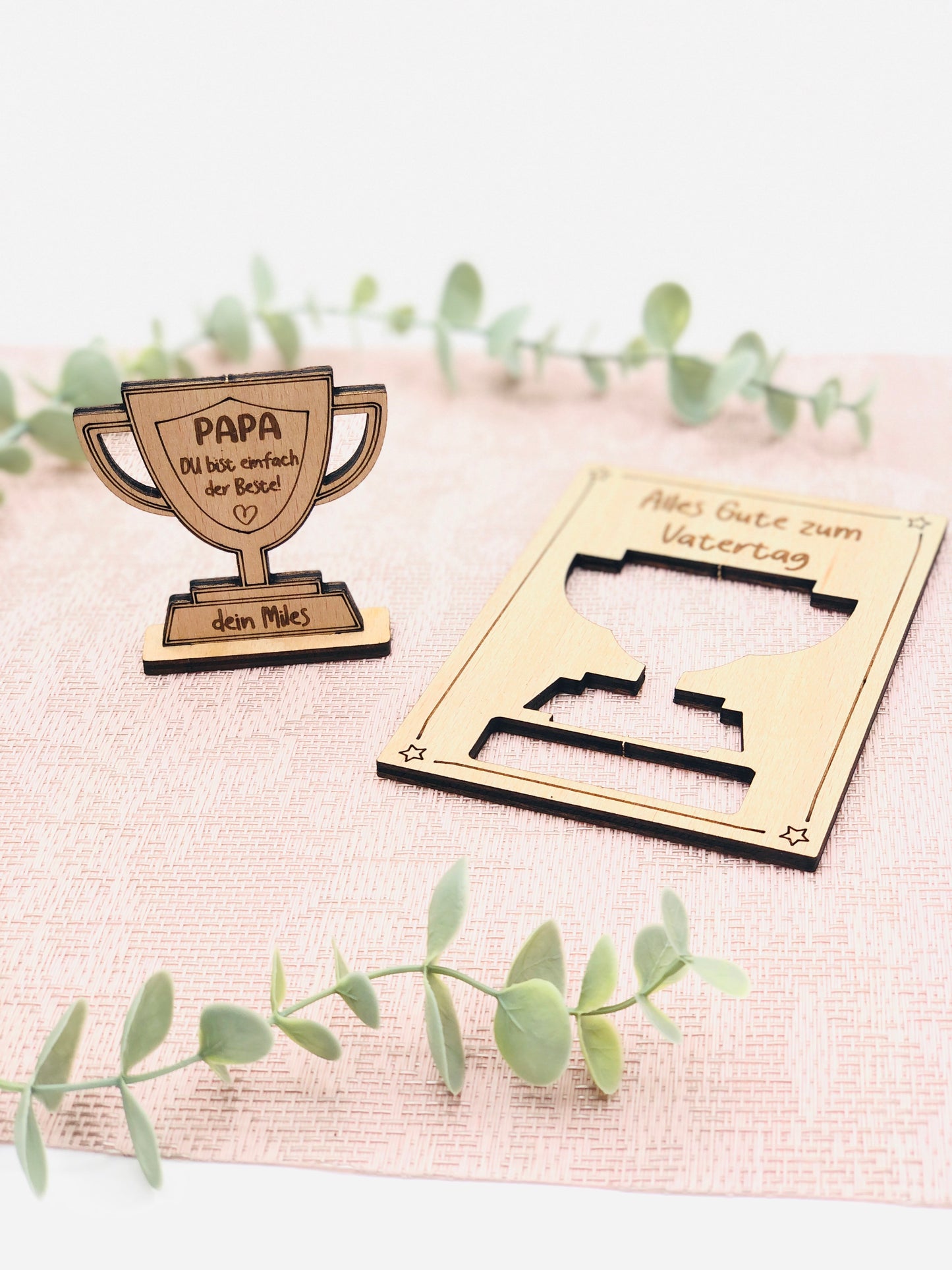 Geschenk zum Vatertag - Grußkarte Holz mit 3D Pokal zum Aufstellen