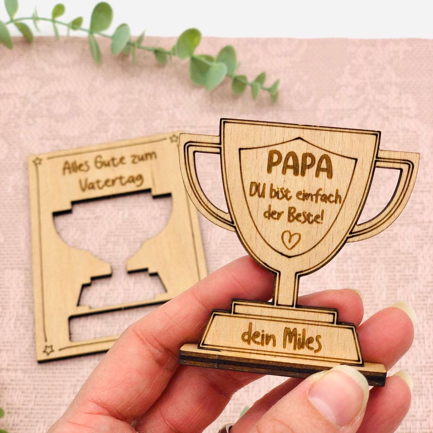 Geschenk zum Vatertag - Grußkarte Holz mit 3D Pokal