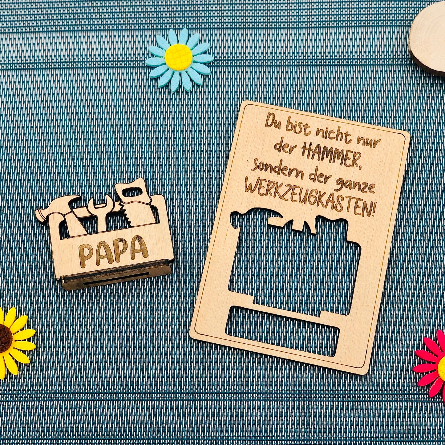 Geschenk zum Vatertag - Grußkarte Holz mit 3D Pokal - nachhaltiges Vatertagsgeschenk - mit Kindernamen personalisiert - Geschenk Papa Opa