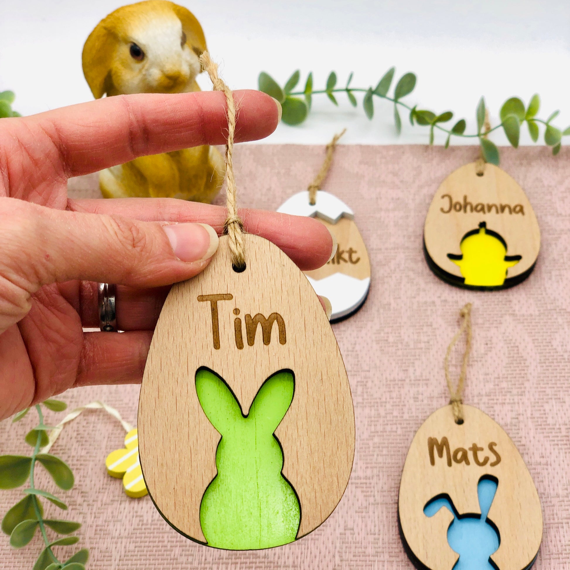 Geschenkanhänger Hase aus Holz personalisiert