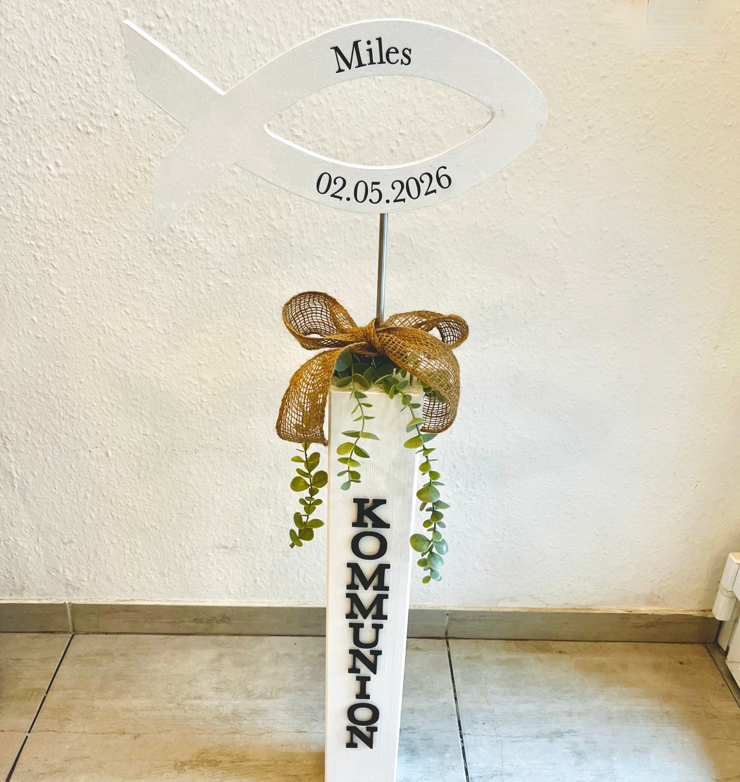 Kommunion Deko Fisch-Aufsteller Holz - Stele Fisch - Fisch Konfirmation Firmung Taufe - Fisch Aufsteller Tür 