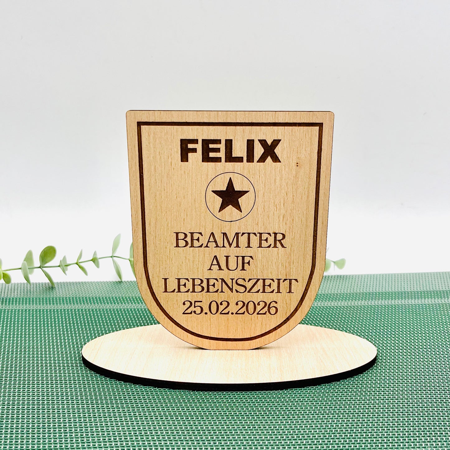 Personalisierter Holzaufsteller für Beamte – Geschenk zur Verbeamtung & zum Jubiläum - BAL - Klassik
