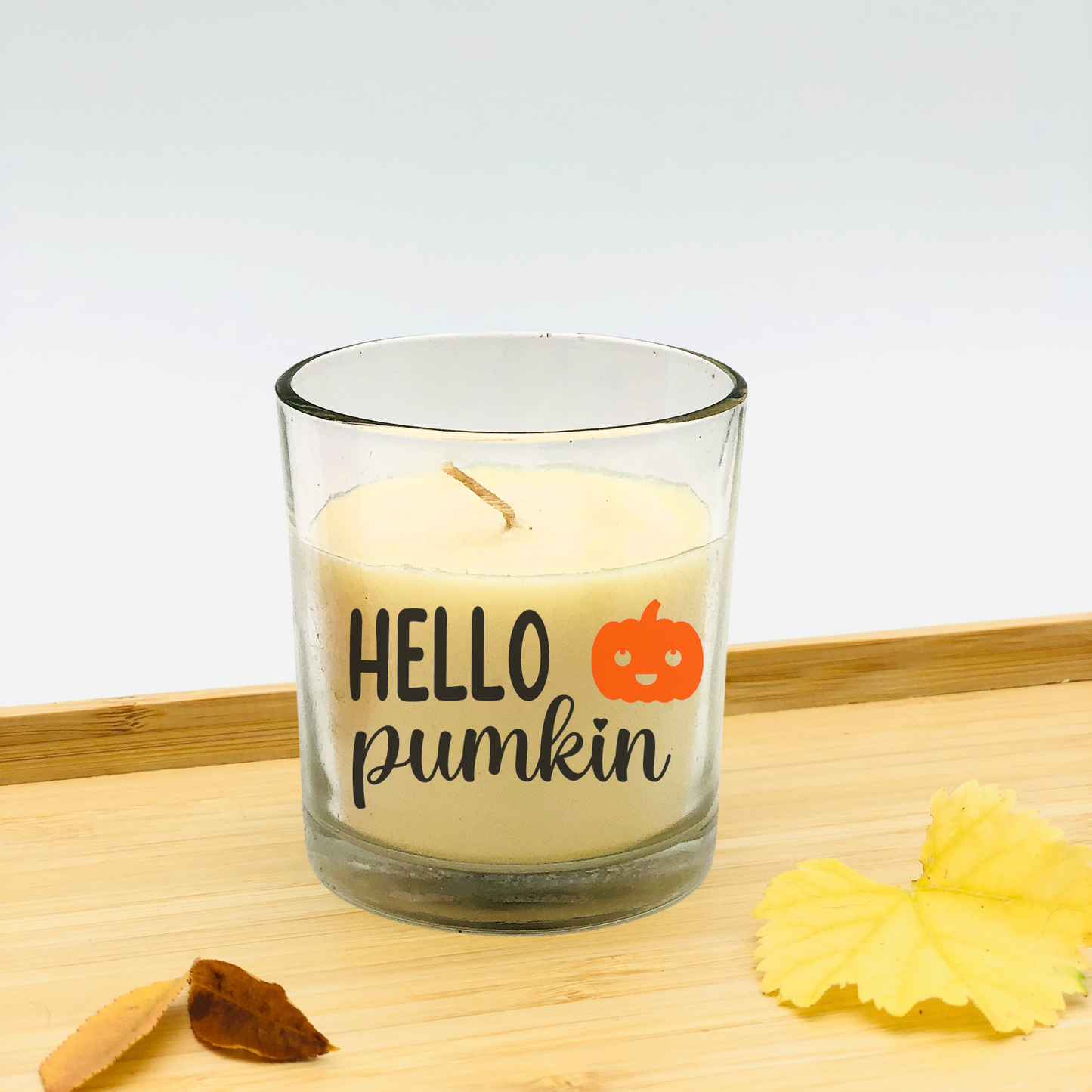 Duftkerze im Glas - Kerze mit herbstlichem Motiv - Geschenkidee Kerze  weiß oder rot- Hallo Herbst - gemütliche Herbstdeko - Hello Pumkin