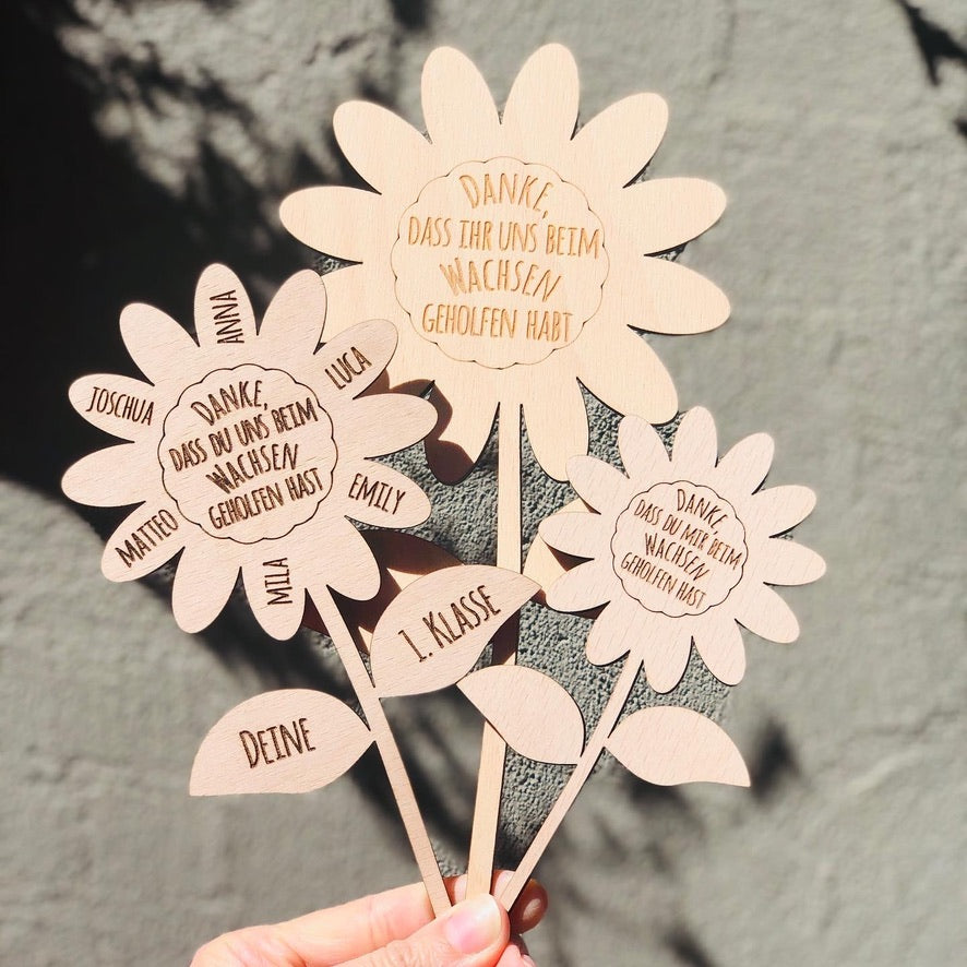 Blumenstecker Holz "Danke, dass du MIR / UNS beim Wachsen geholfen hast" - Abschiedsgeschenk Lehrer - Erzieher - Blumenschild personalisiert
