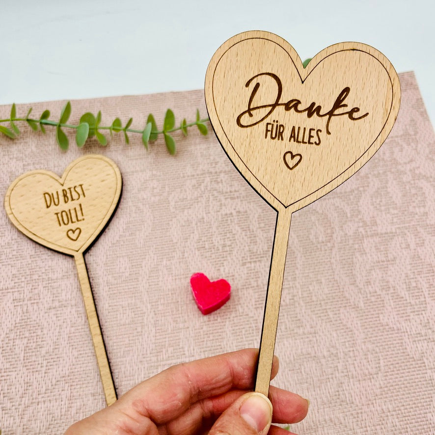 Blumenstecker Herz graviert - Muttertag Geschenk aus Holz - Deko Blumentopf - Blumenschild Muttertag - Geschenkidee Mama Oma personalisiert / Danke für Alles