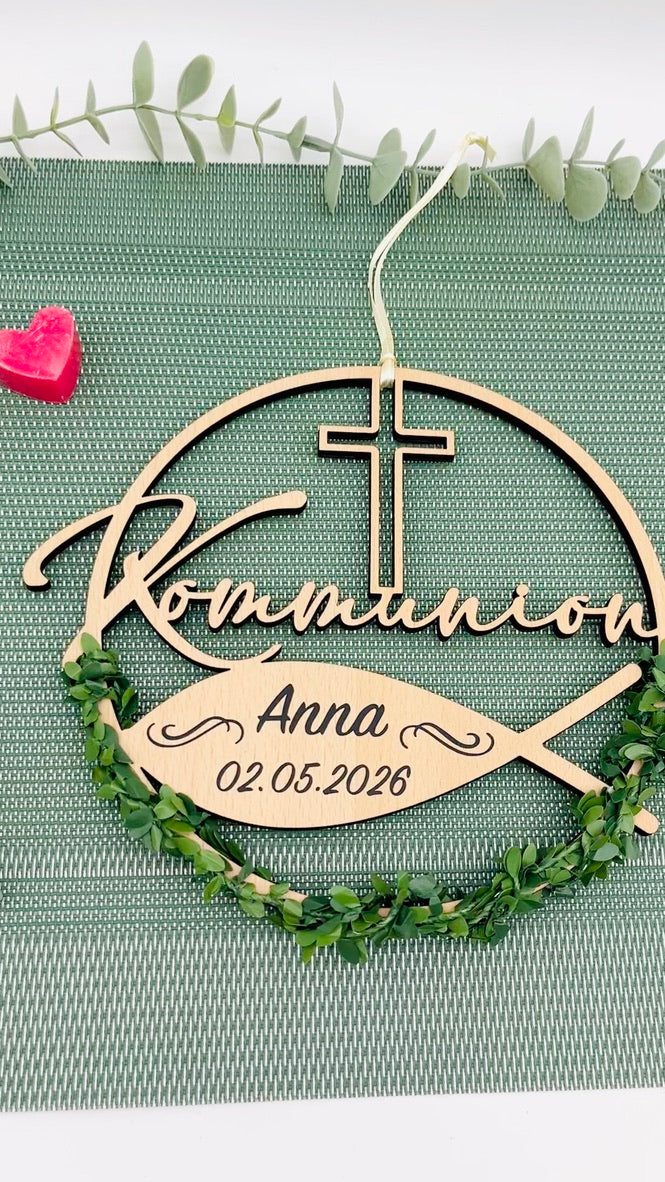 Kommunionsdeko Türkranz mit Kreuz und Fischsymbol - personalisiert