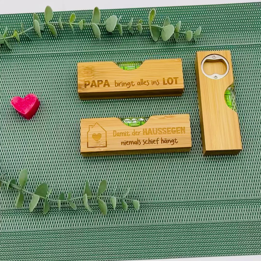 Mini Wasserwaage aus Holz mit Flaschenöffner – personalisiert | Geschenk für Papa & Opa | Vatertag, Männergeschenk, witziges Werkzeug-Gadget