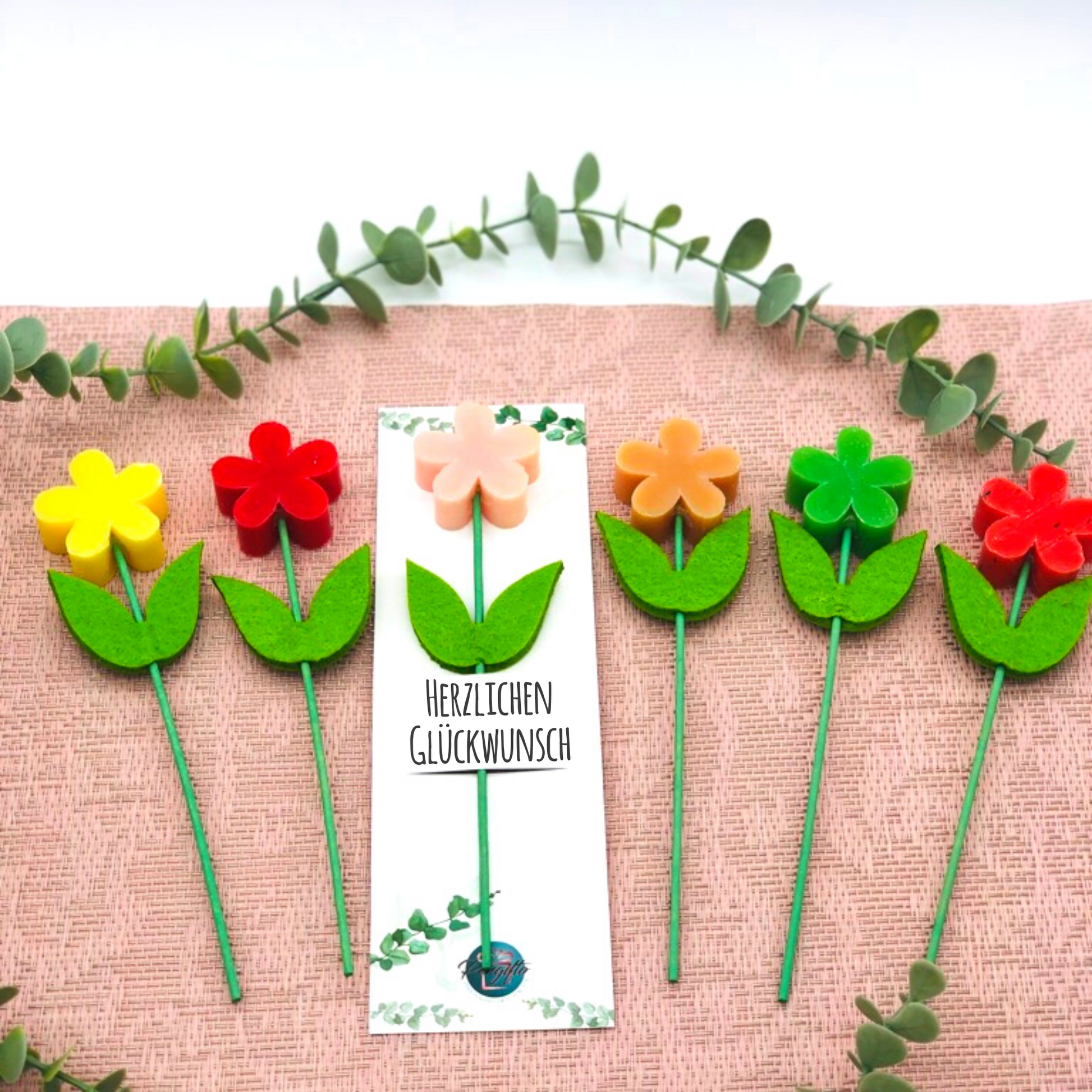 Blumenseife am Stab mit Karte personalisiert
