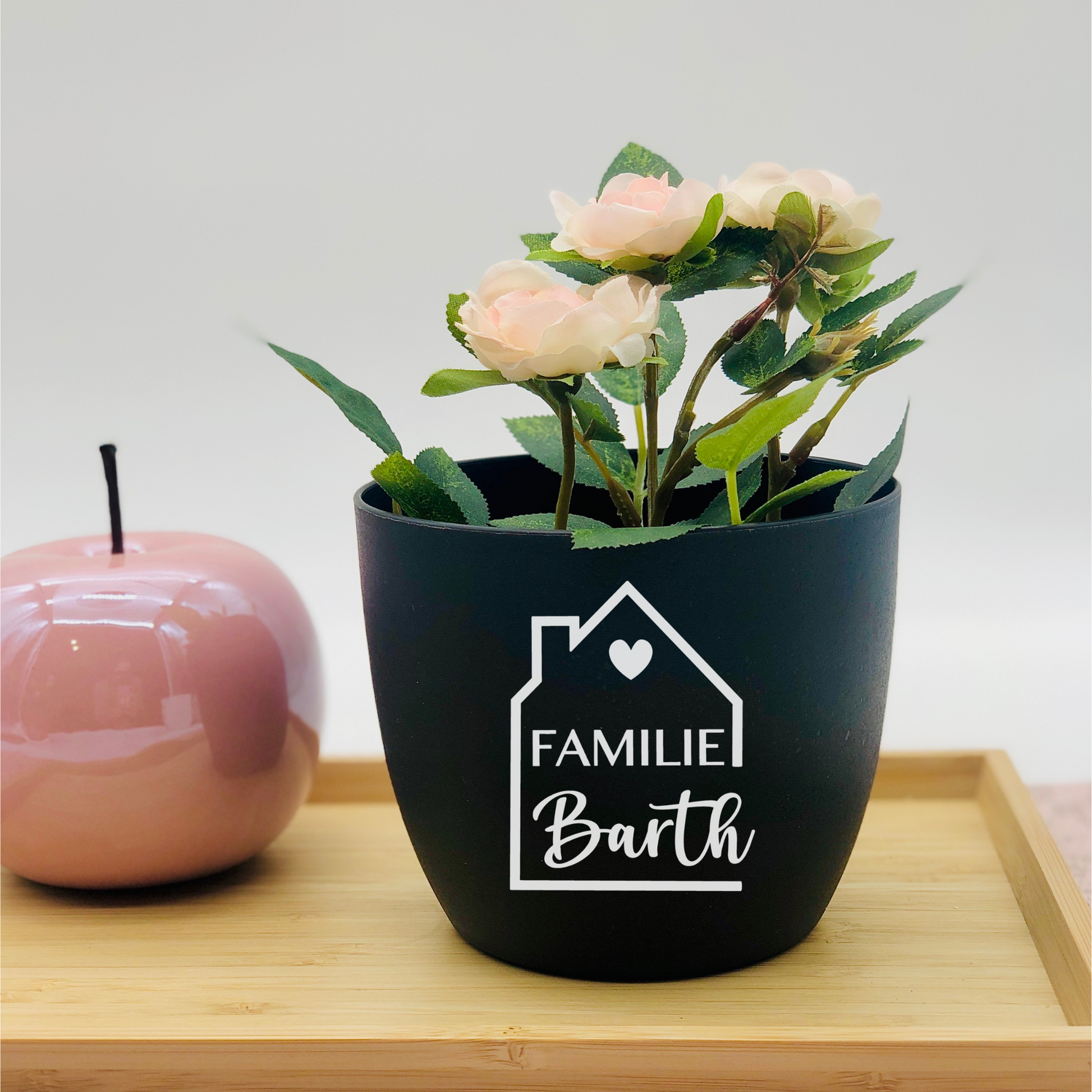 Blumentopf schwarz mit Design Familie und Nachname