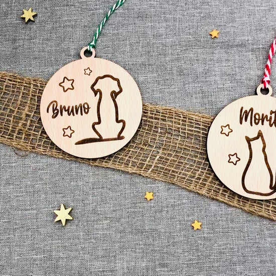 Weihnachtsornament Haustier mit Namen in Holz