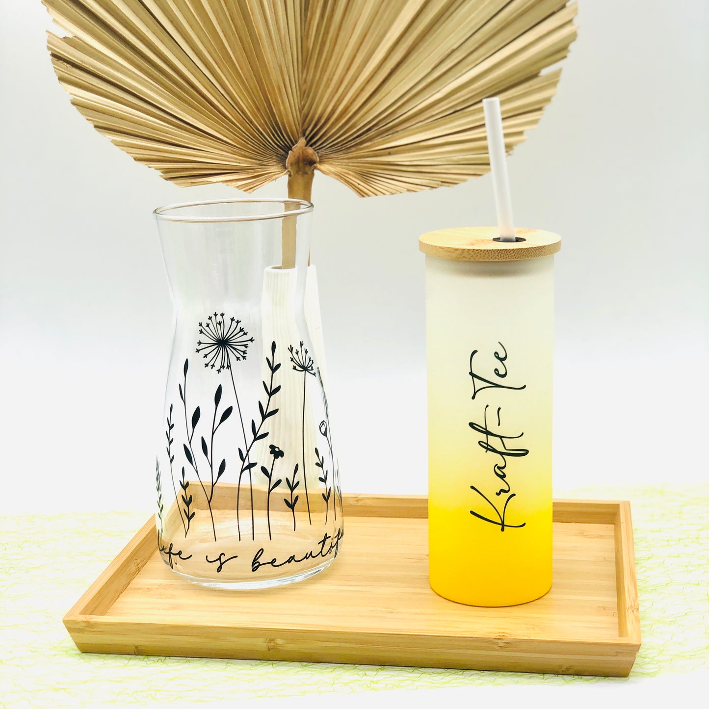 Blumenvase mit Blumenwiese personalisiert - Glasvase Geschenk Geburtstag, Muttertag, Jahrestag - Tischdeko - Wasserkaraffe - Vase