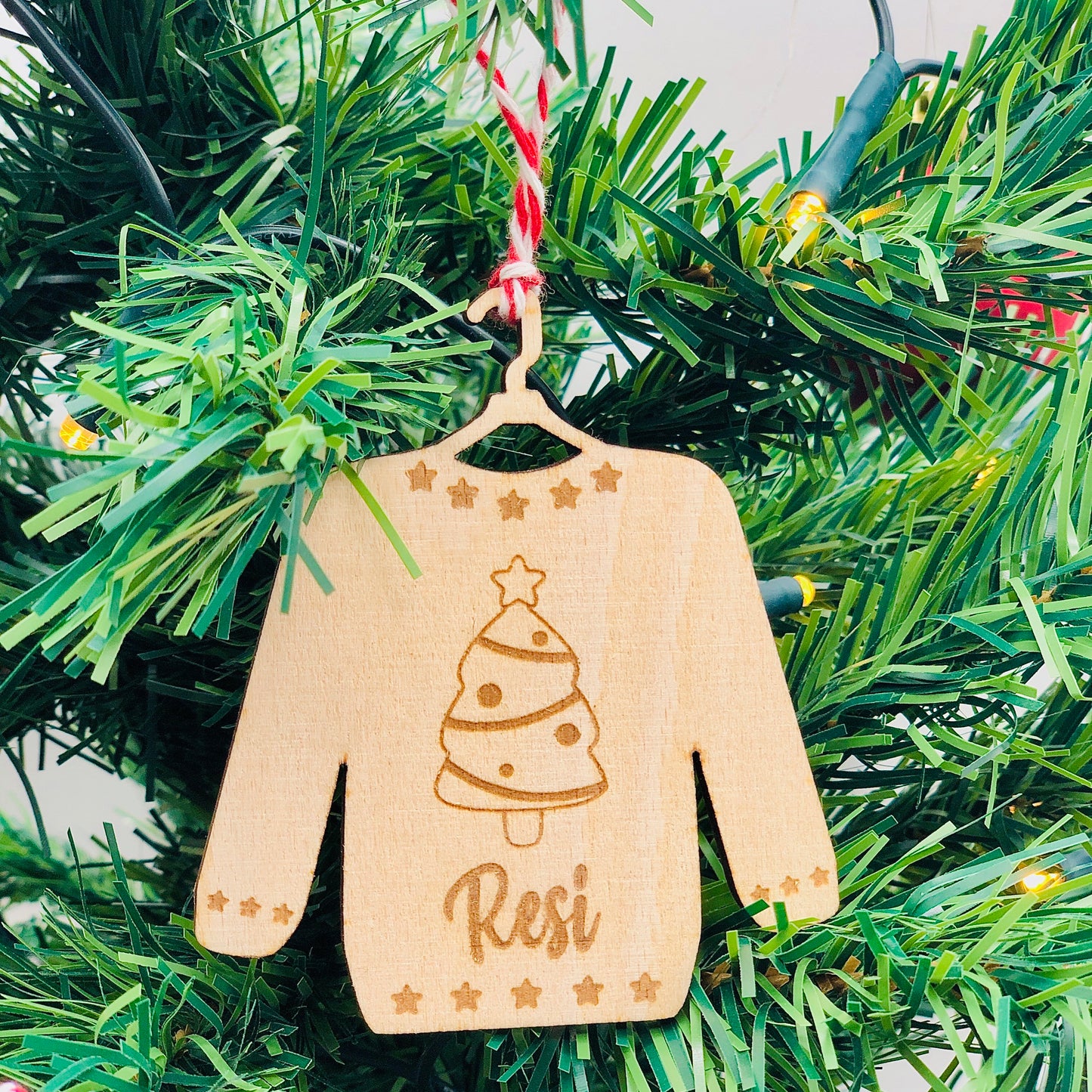 Weihnachtspullover Holzornament Lebkuchen - Tannenbaum - Rentier - Ugly Sweater Ornament - Weihnachtsbaumschmuck Holz personalisiert