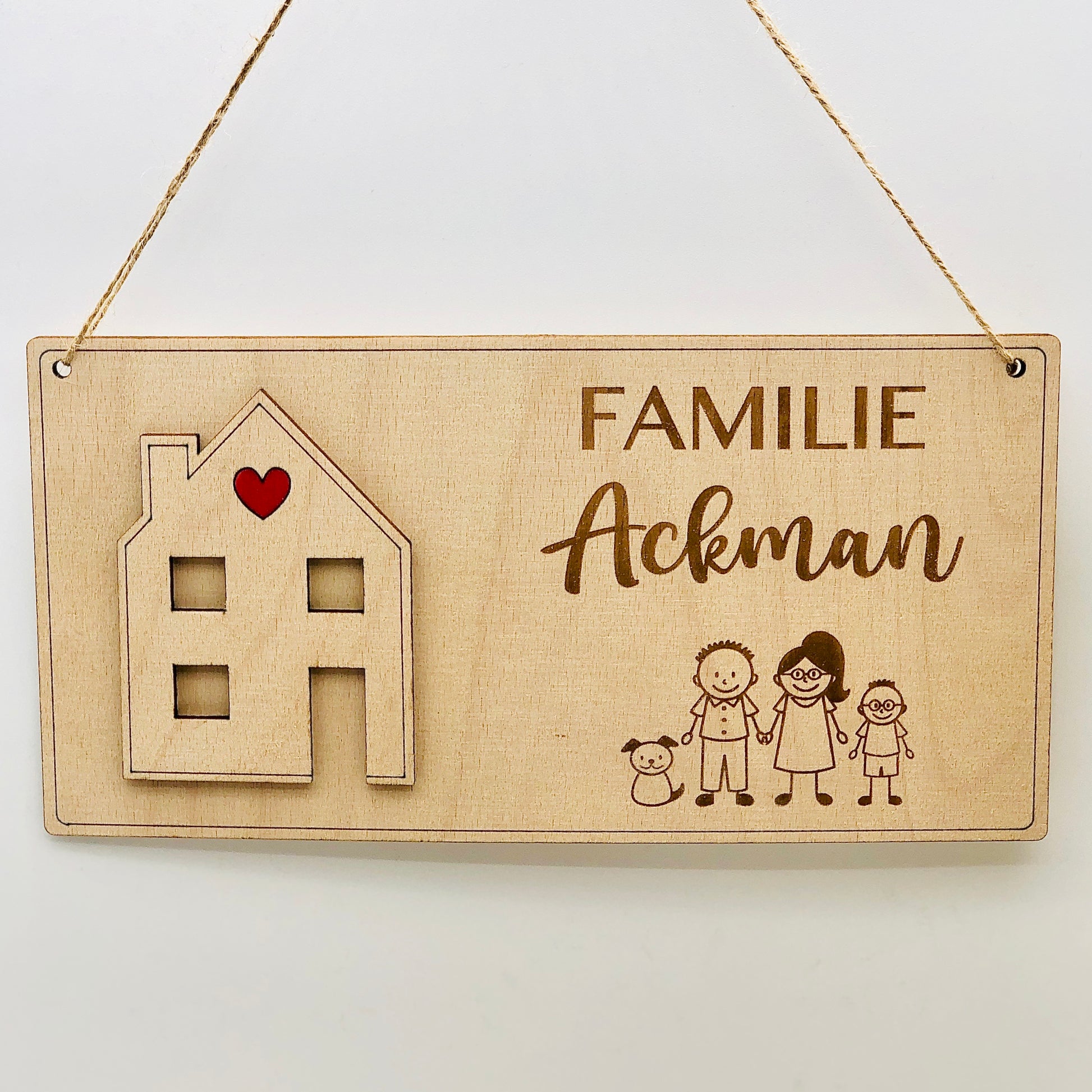 Holzschild Familie mit Haus personalisiert