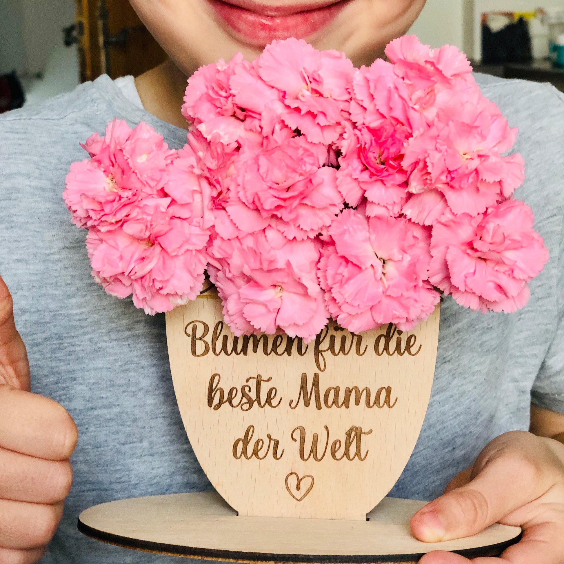Muttertagsgeschenk Holzschild - Blumenhalter Holz - Blumenschild für Mama / Oma - Geschenk zum Muttertag personalisiert - Mama - Oma